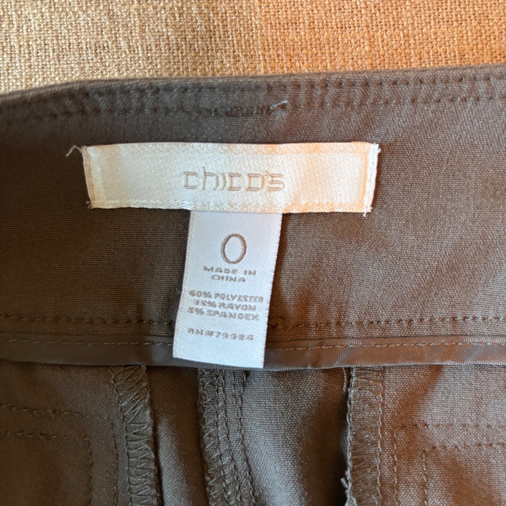 Chicos 0 Brown Cargo Straight Leg Pants Womens 4 Zipper Pockets Stretch Utility - Picture 4 of 7